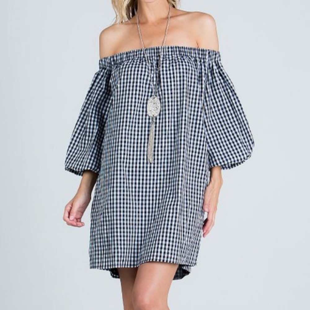 Soprano B/W  Off-Shoulder tunic M
